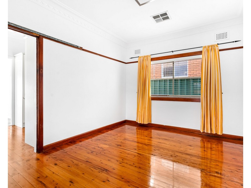 22  Glamis Street, Kingsgrove NSW 2208