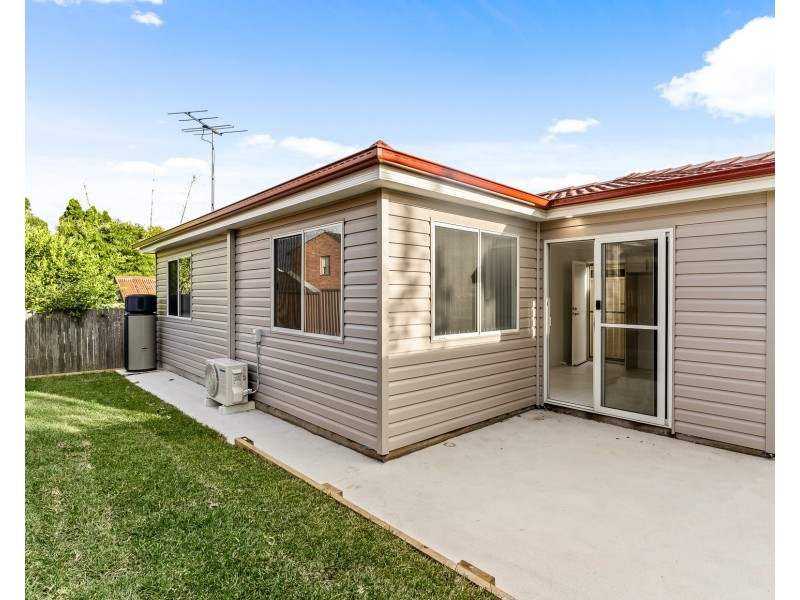 1/11a  Glamis Street, Kingsgrove NSW 2208