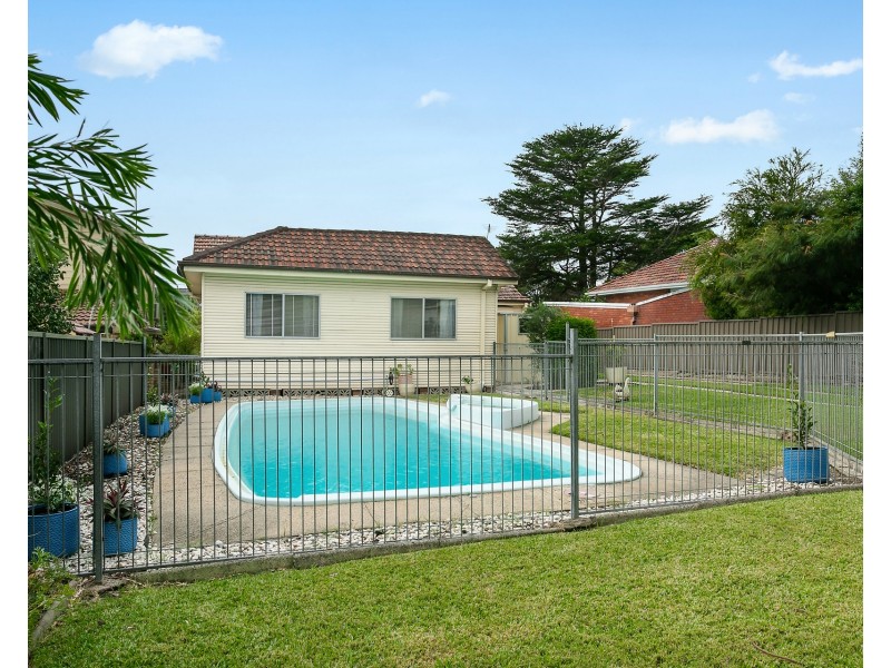 3 Chivers Avenue, Lugarno NSW 2210