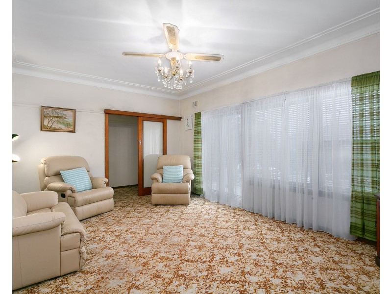 3 Chivers Avenue, Lugarno NSW 2210