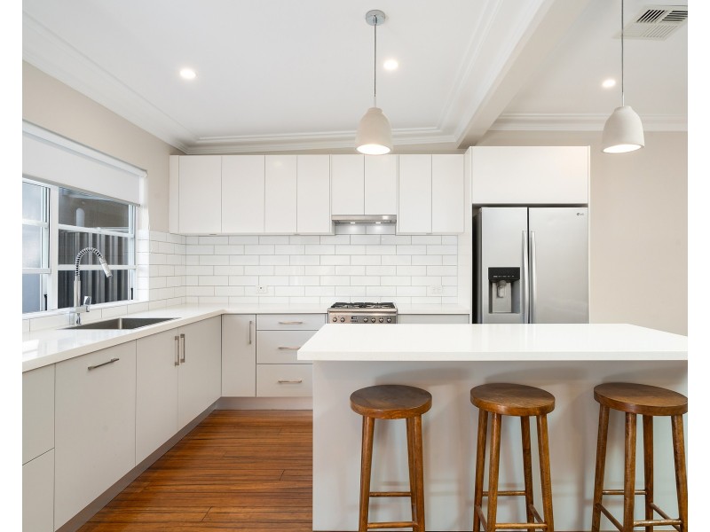 16 Tournay Street, Peakhurst NSW 2210