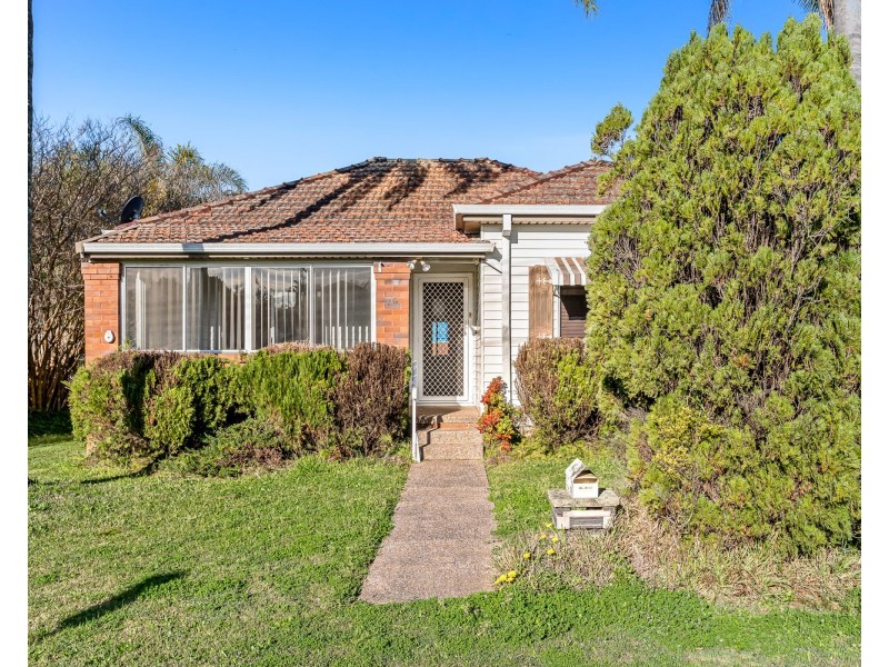 10 Henry Road, Riverwood NSW 2210