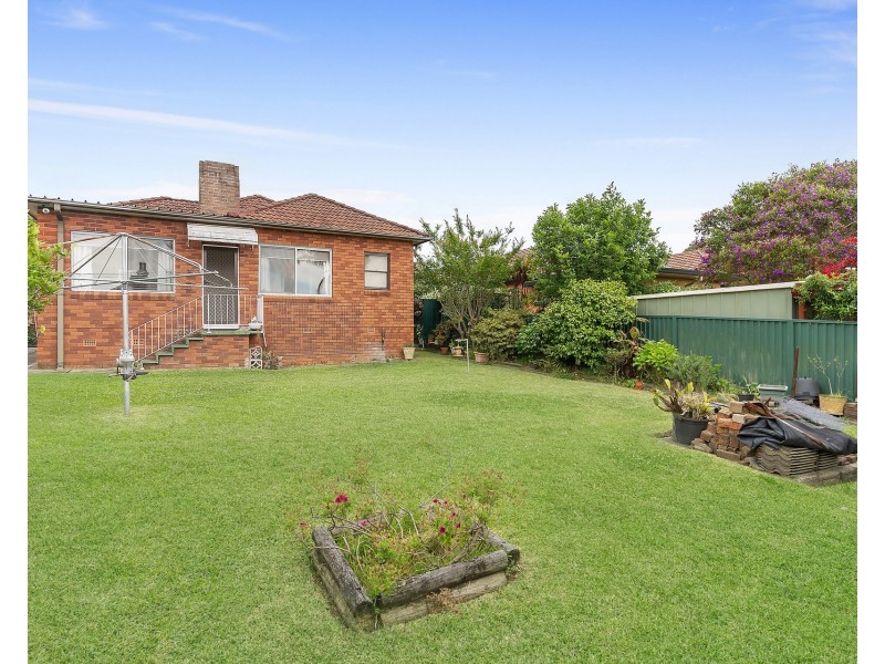 18 Rosebery Street, Penshurst NSW 2222