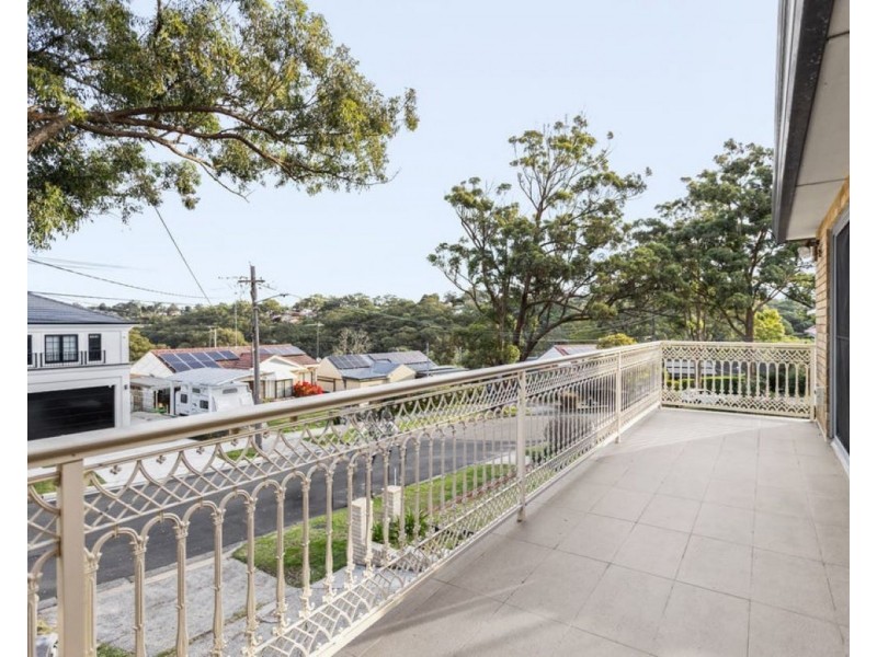 31 Jindabyne Crescent, Peakhurst Heights NSW 2210