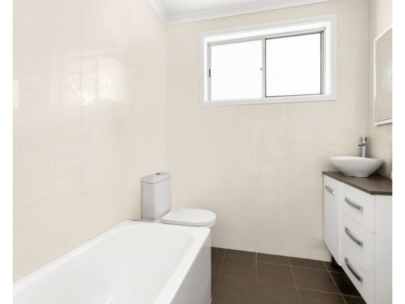 31 Jindabyne Crescent, Peakhurst Heights NSW 2210