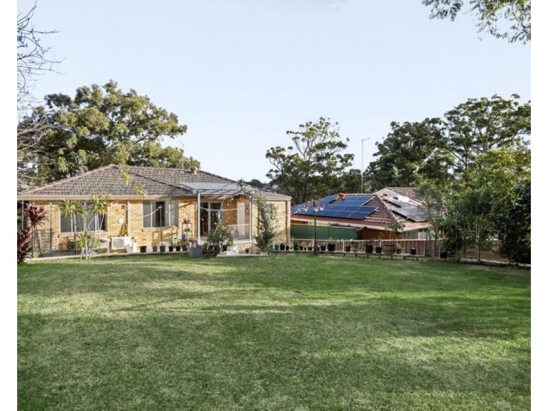 31 Jindabyne Crescent, Peakhurst Heights NSW 2210