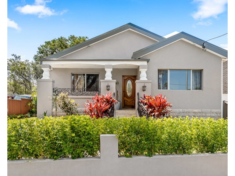 11 Poole Street, Kingsgrove NSW 2208