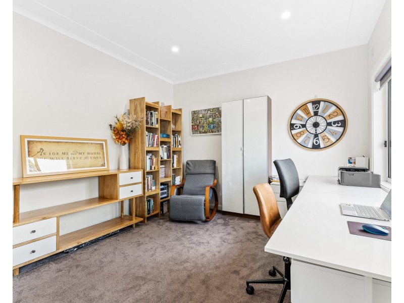 3 Gnarbo Avenue, Carss Park NSW 2221