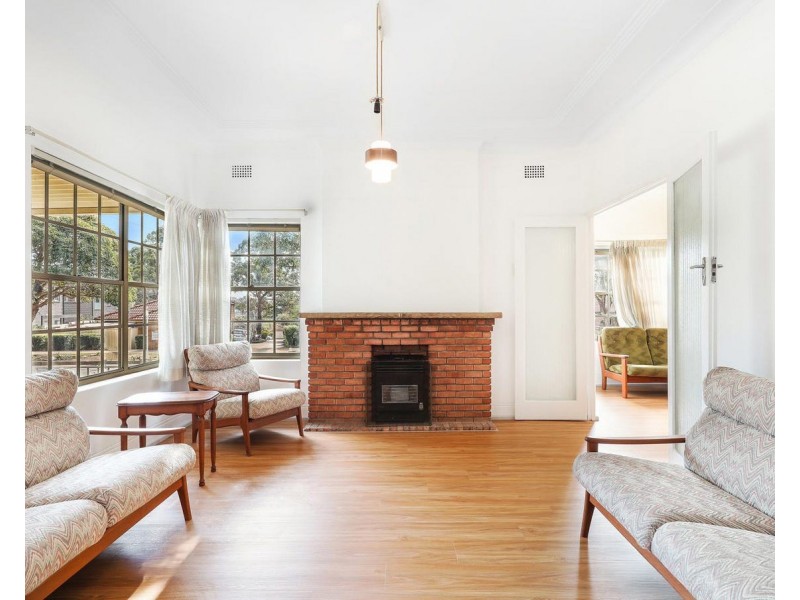 90 Monaro Avenue, Kingsgrove NSW 2208