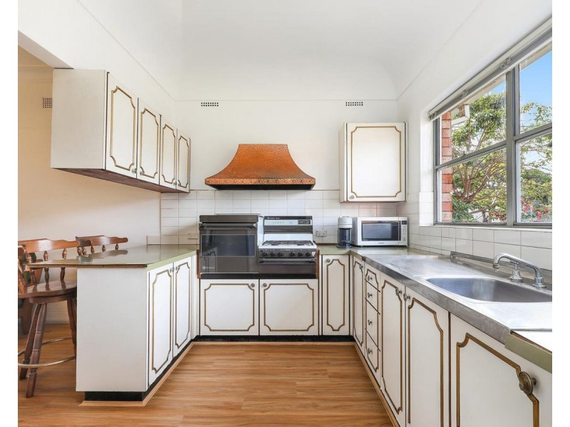 90 Monaro Avenue, Kingsgrove NSW 2208