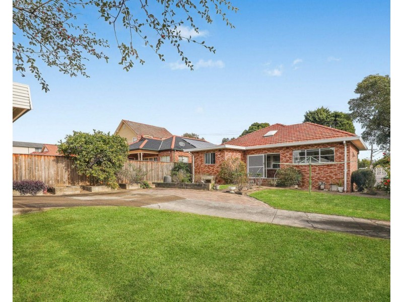 90 Monaro Avenue, Kingsgrove NSW 2208