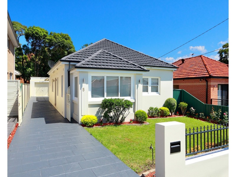 5 Simmons Road, Kingsgrove NSW 2208