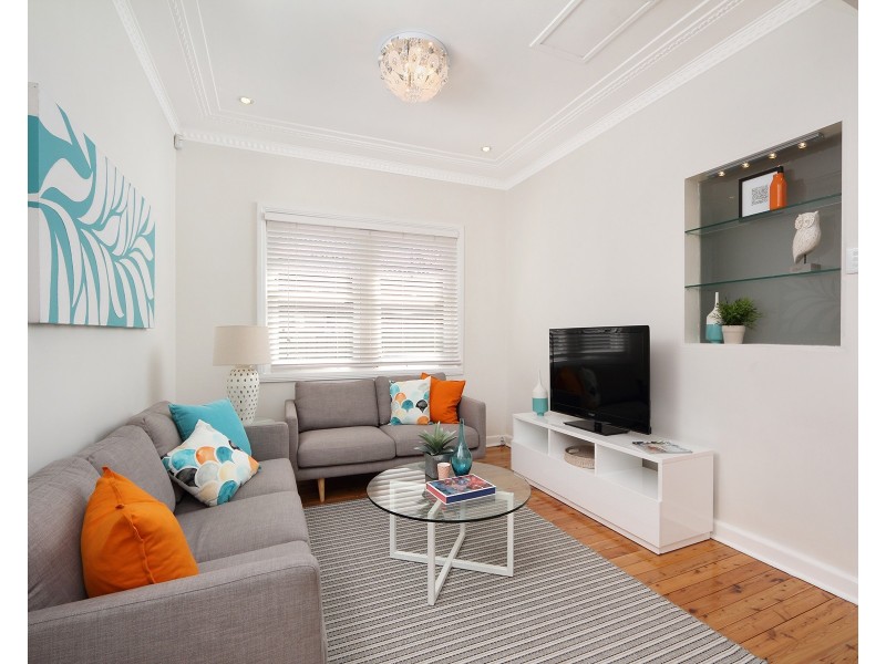 5 Simmons Road, Kingsgrove NSW 2208