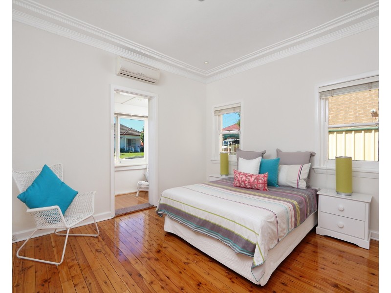 5 Simmons Road, Kingsgrove NSW 2208