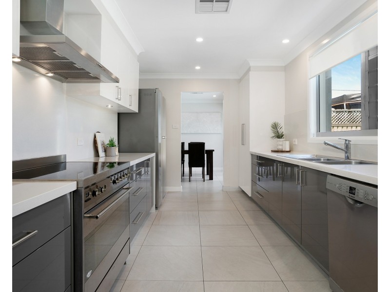 4 Paroo Avenue, Sylvania Waters NSW 2224