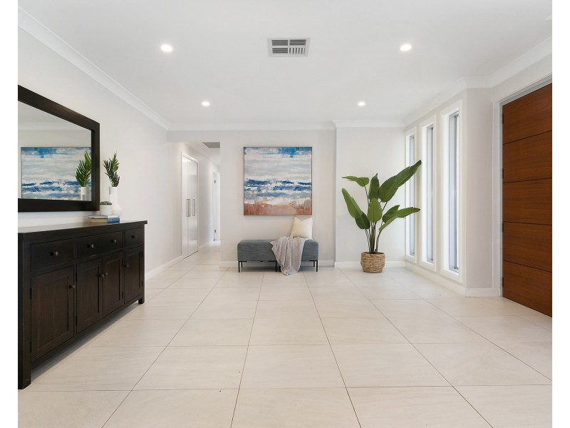 4 Paroo Avenue, Sylvania Waters NSW 2224