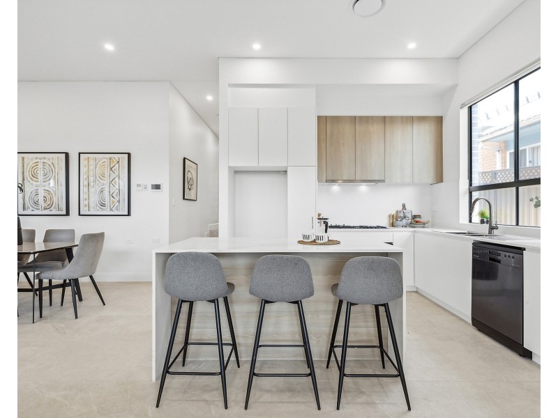 8/40 Toronto Parade, Sutherland NSW 2232