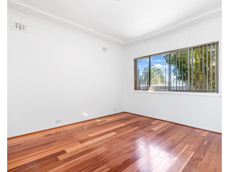 33 Beaconsfield Street, Revesby NSW 2212