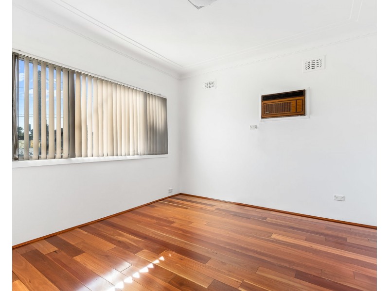 33 Beaconsfield Street, Revesby NSW 2212