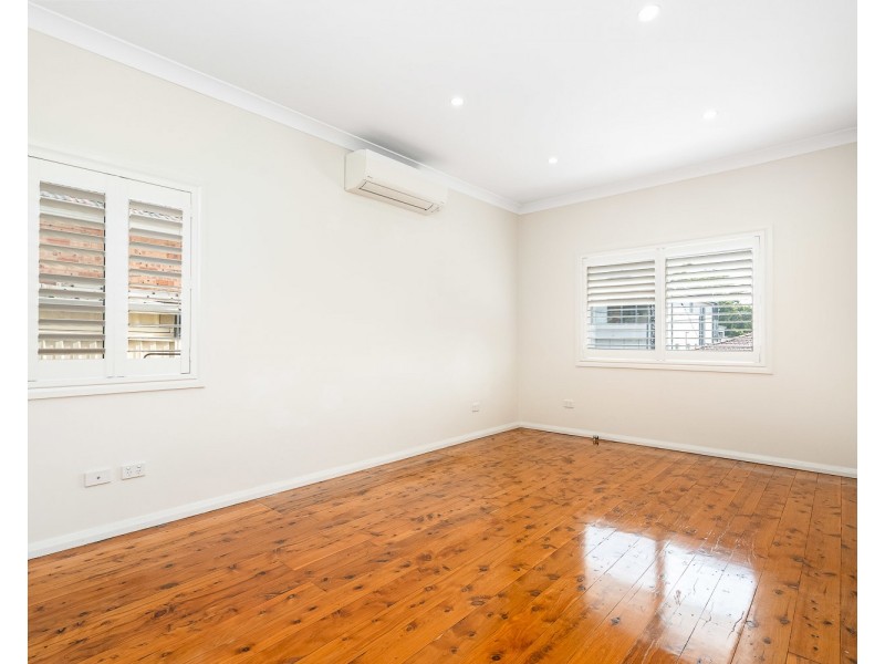 6 Carinya Avenue, Beverly Hills NSW 2209