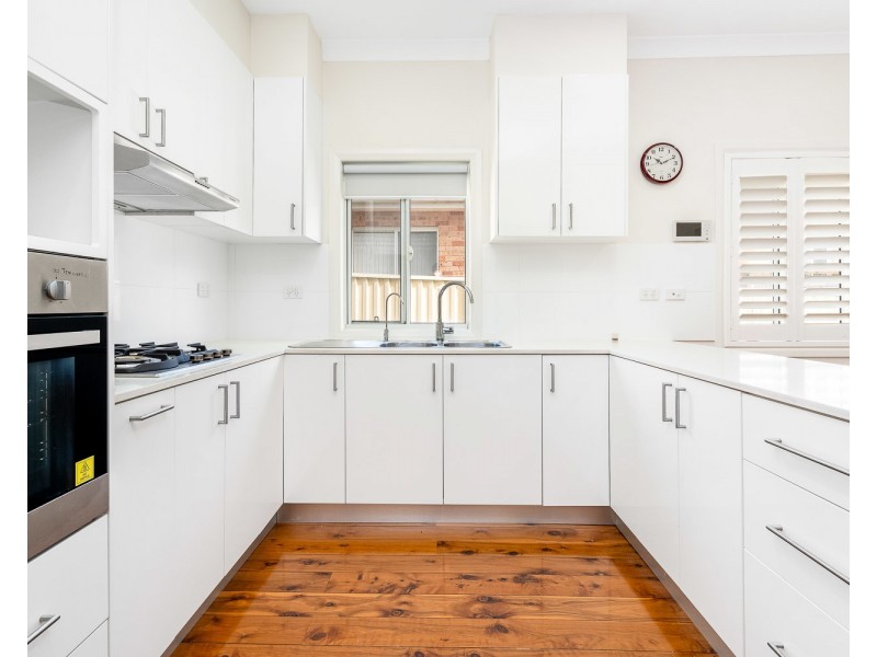 6 Carinya Avenue, Beverly Hills NSW 2209