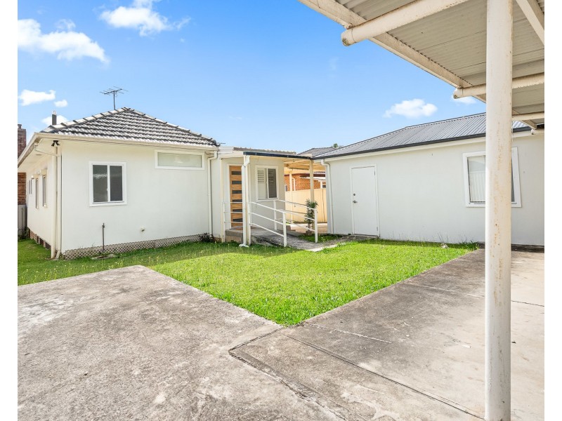 6 Carinya Avenue, Beverly Hills NSW 2209