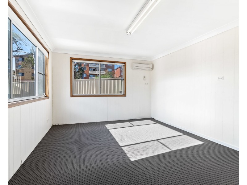 10 Oatley Street, Kingsgrove NSW 2208