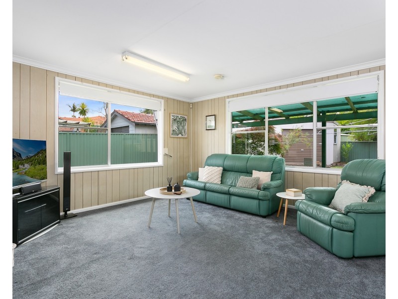 4 Sandra Crescent, Roselands NSW 2196