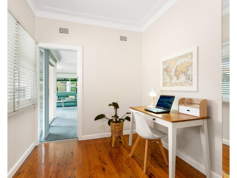 4 Sandra Crescent, Roselands NSW 2196