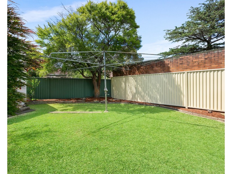 4 Sandra Crescent, Roselands NSW 2196