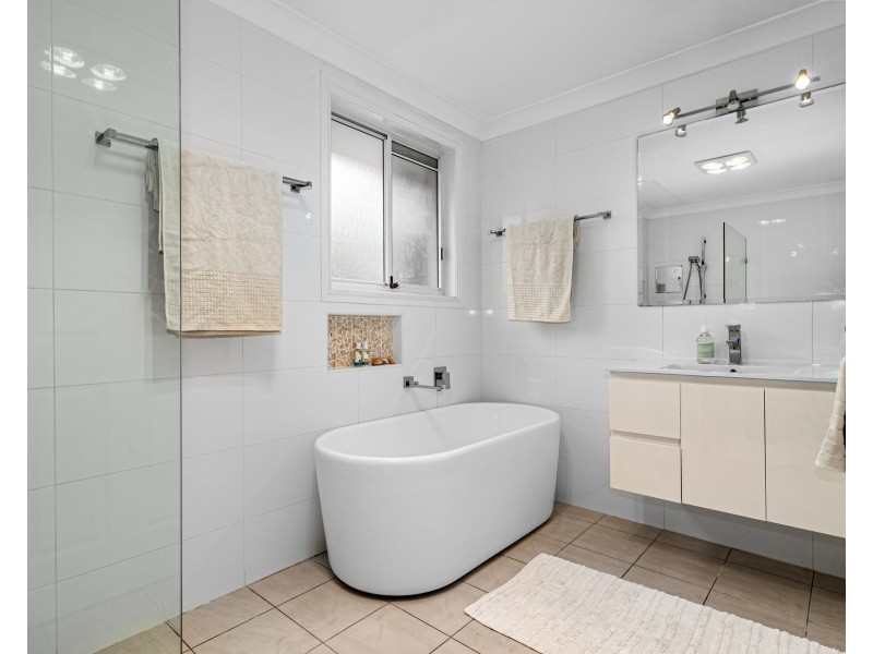 4 Nallada Road, Alfords Point NSW 2234