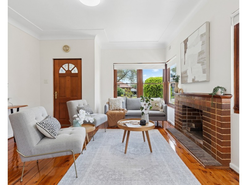 25 Simmons Road, Kingsgrove NSW 2208