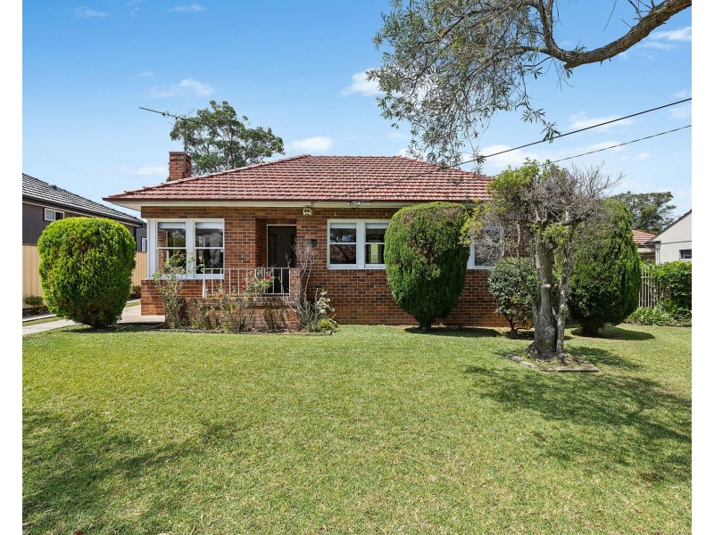 25 Simmons Road, Kingsgrove NSW 2208