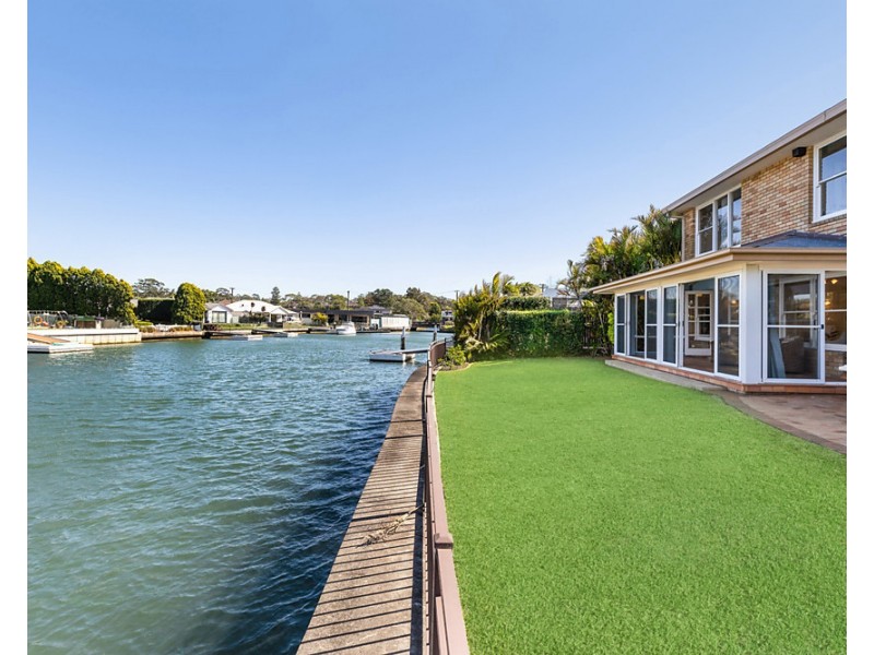 38 Castlereagh Crescent, Sylvania Waters NSW 2224