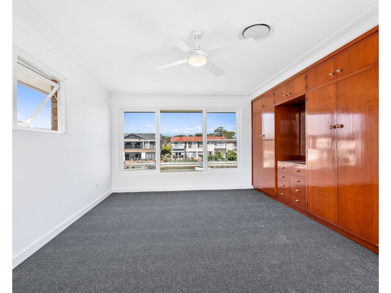 38 Castlereagh Crescent, Sylvania Waters NSW 2224