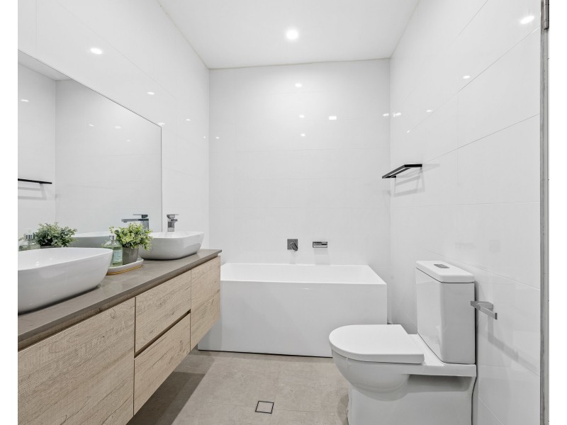 6 Forrest Road, East Hills NSW 2213