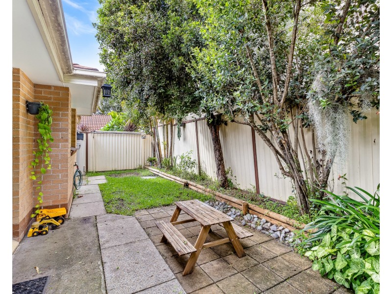 2/1 Glandore Street, Woolooware NSW 2230