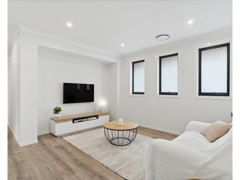 21 Glamis Street, Kingsgrove NSW 2208