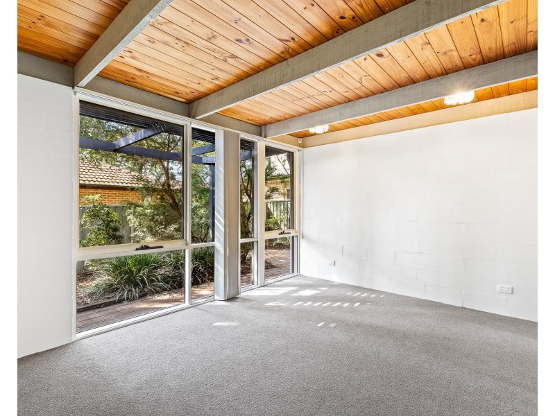 24 Caledonia Crescent, Peakhurst NSW 2210