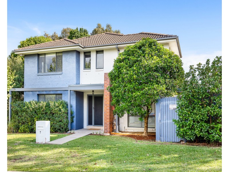 7 Hadlow Avenue, Glenfield NSW 2167
