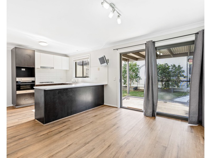 7 Hadlow Avenue, Glenfield NSW 2167