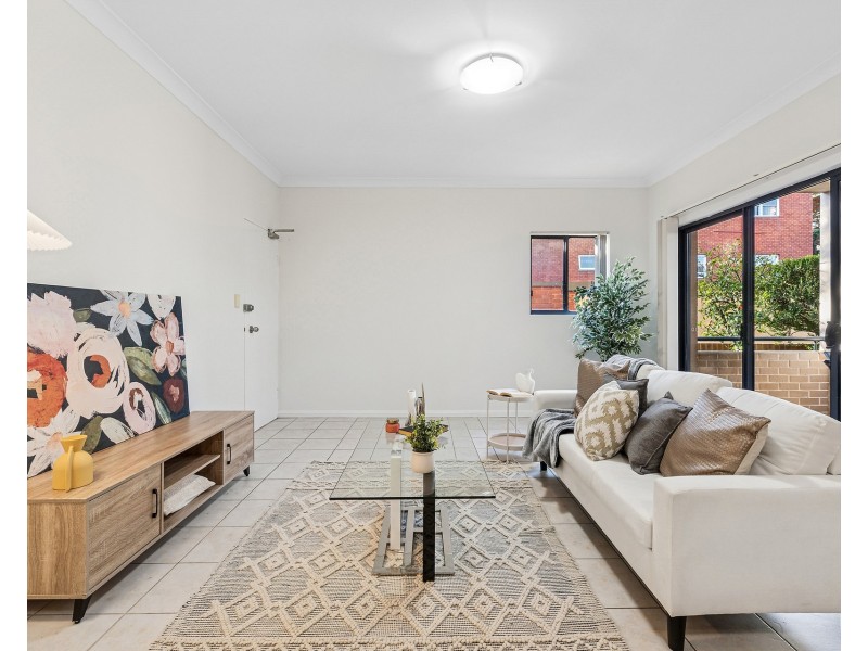2/15 Wycombe Avenue, Monterey NSW 2217