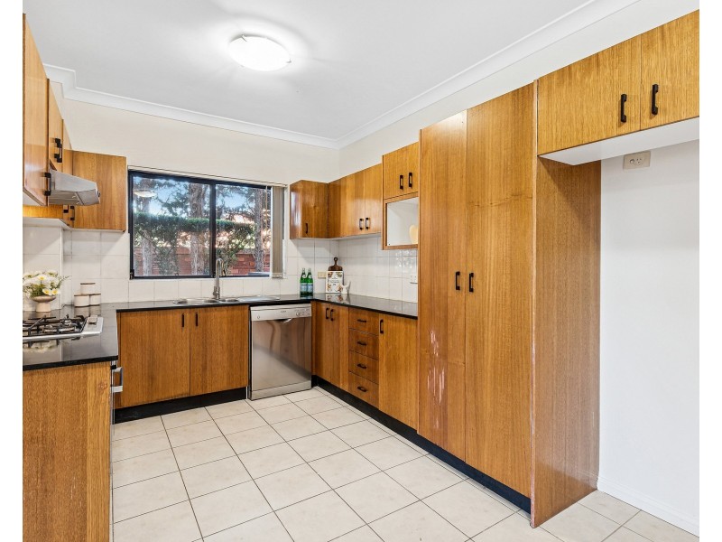 2/15 Wycombe Avenue, Monterey NSW 2217