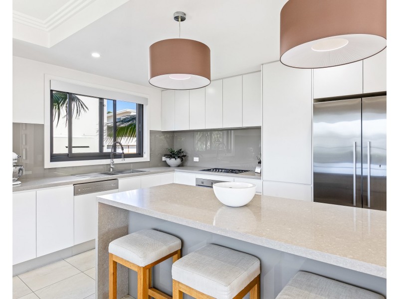 2/121 Gannons Road, Caringbah South NSW 2229