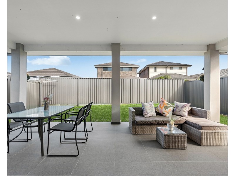 18 Mullumbimby Avenue, Hoxton Park NSW 2171