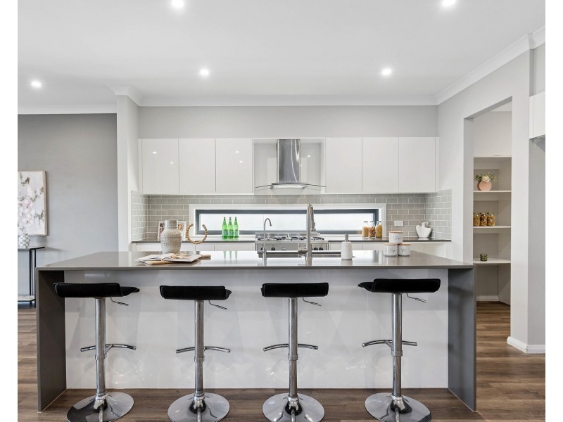 18 Mullumbimby Avenue, Hoxton Park NSW 2171