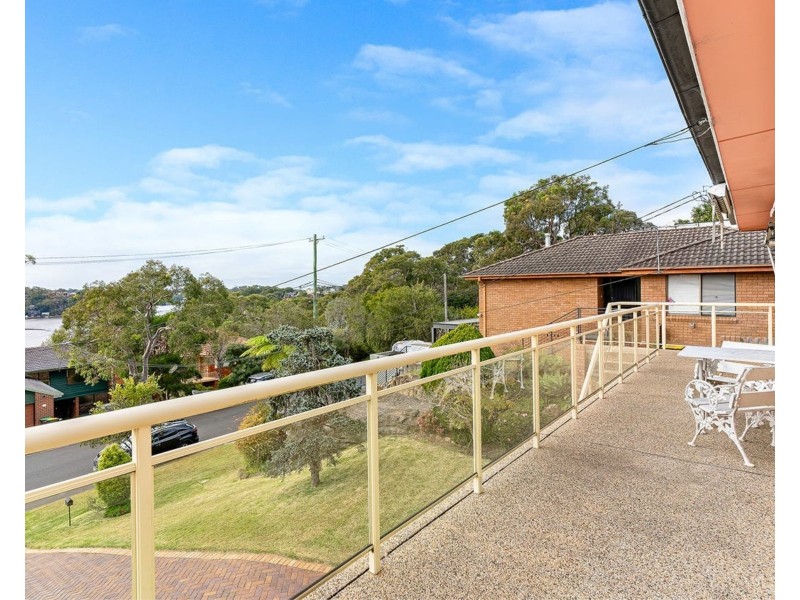 13 Boronia Parade, Lugarno NSW 2210