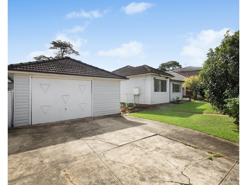 42 Drake Street, Panania NSW 2213