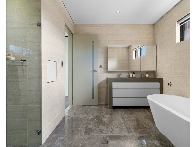 122 Connells Point Road, Connells Point NSW 2221