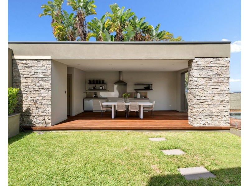 122 Connells Point Road, Connells Point NSW 2221